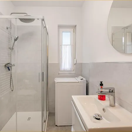 Waldstraße 35 Reni *